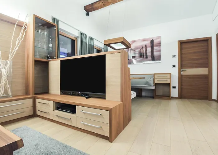 Apt Hetti - Haus Kostner