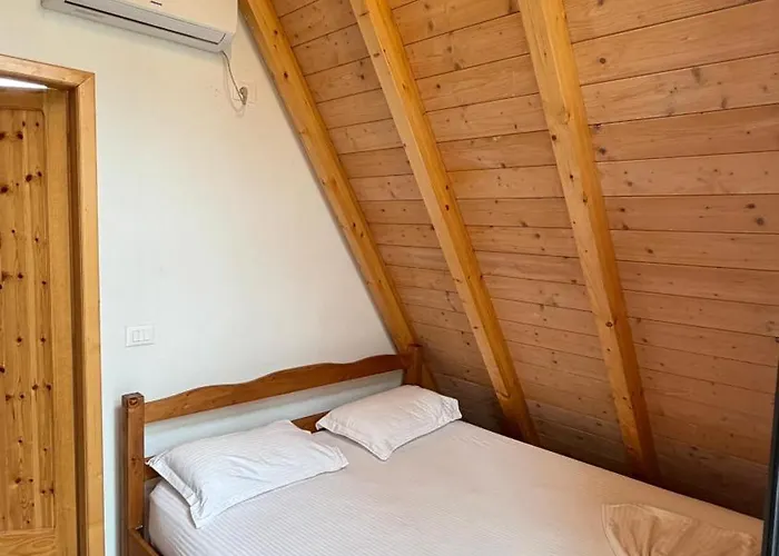 Windmill Shkodra Gesthouse Camping & Grill