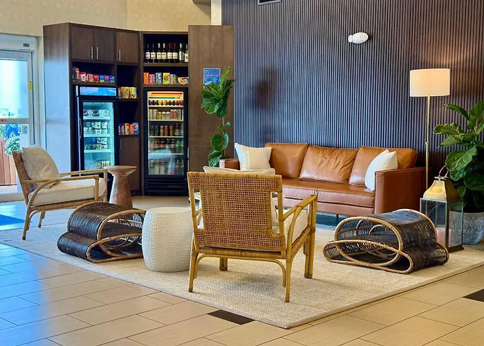 Holiday Inn Express & Suites Downtown - 5Th Avenue By Ihg