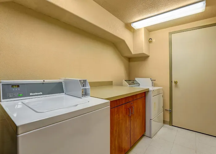Days Inn By Wyndham Red Deer