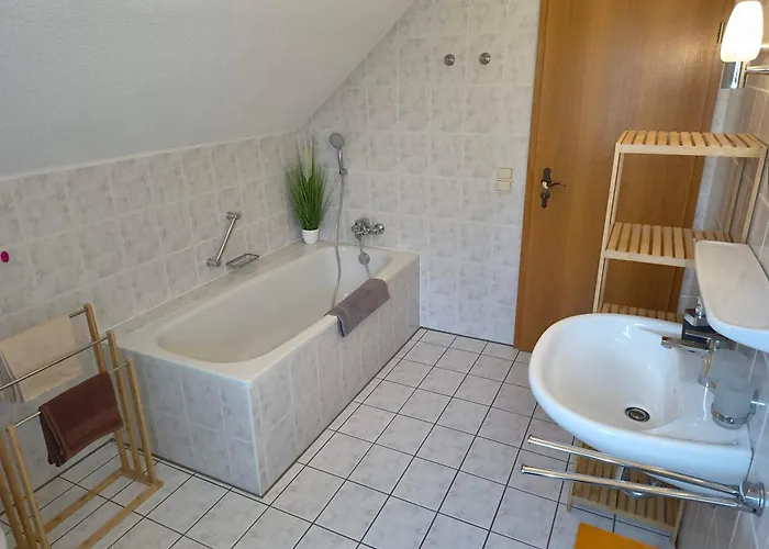 Ferienvermietung: Ferienwohnung direkt am See