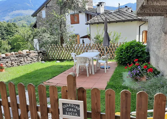 Casa Lucia vista piazzetta Tressilla