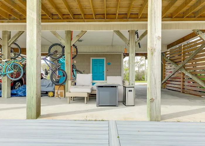 Walk To Surf City Beach: Ocean-View Home W/ Decks!