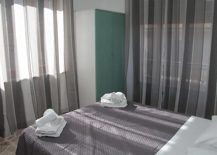 Porta Messina Rooms