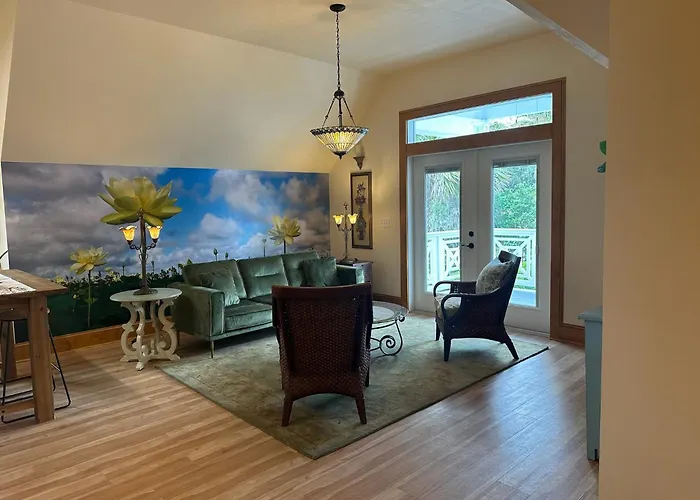 Luxury hotel only: Sweetwater Branch Inn