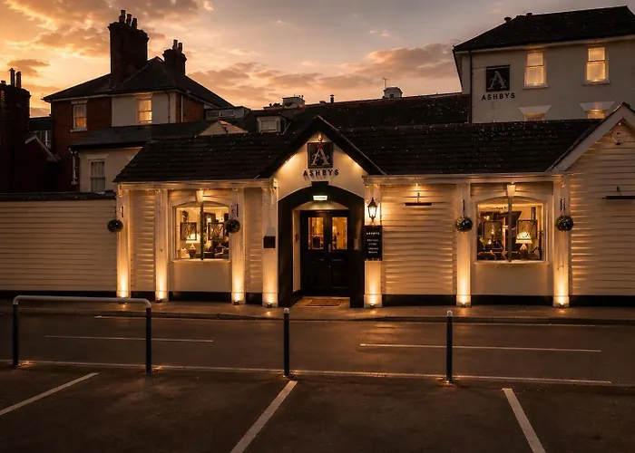 Guest house: Ashbys Accommodation & Spa Hire