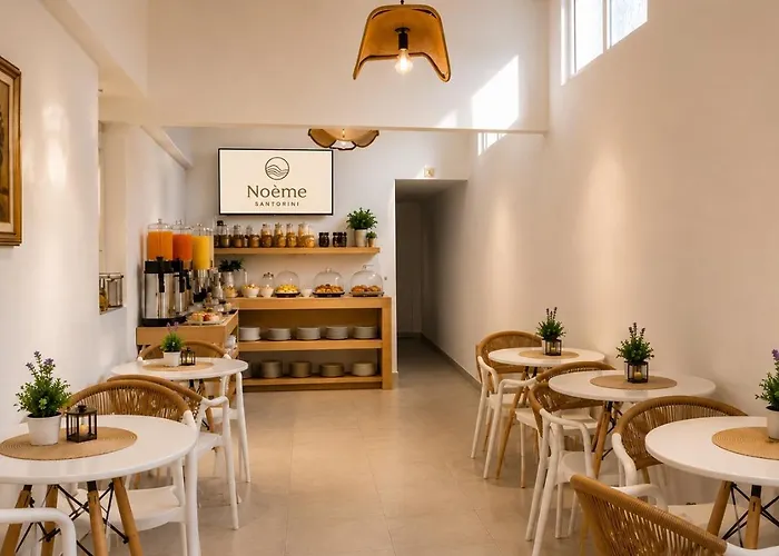 Noème Santorini