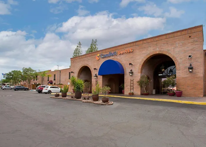 Comfort Suites At Sabino Canyon