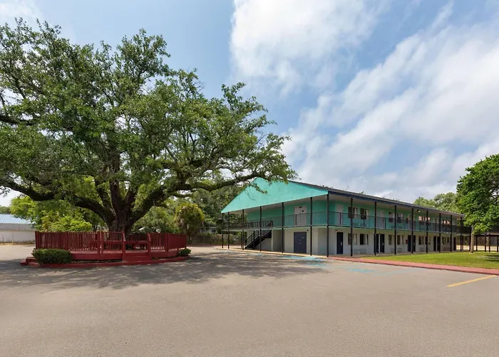 All Motels Super 8 By Wyndham Biloxi