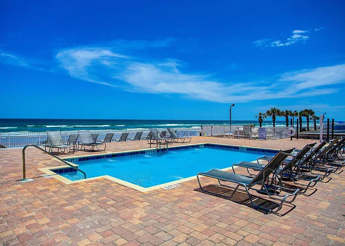 Beach House Inn - Beach Access Open