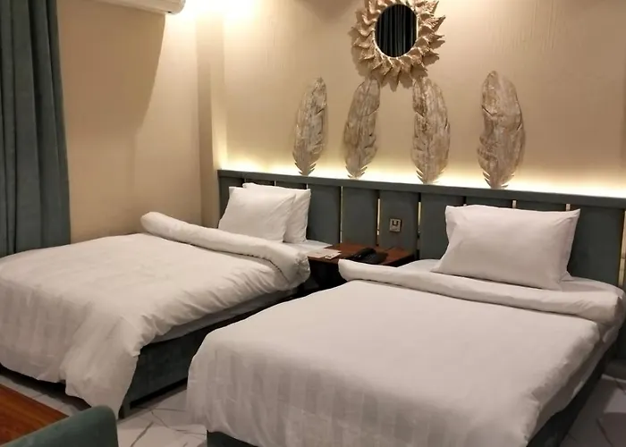 Shelton Boulevard Hotel Lahore