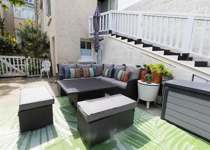 Eden House - Beach Apartments&Suites