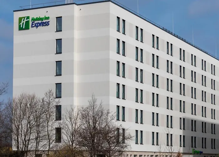 Cheap hotel: Holiday Inn Express - Munich North By Ihg
