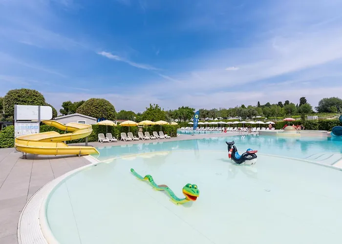 Club del Sole Le Palme Lazise Family Collection
