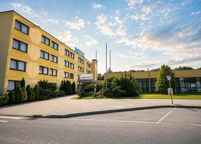 Cheap hotels Lenas West