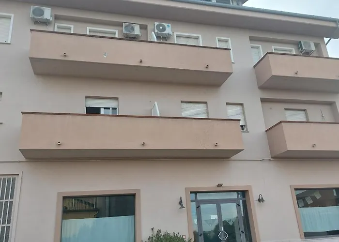 Life Hotel