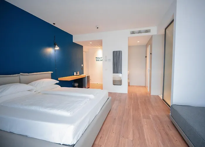 Hoody Active & Happiness Hotel