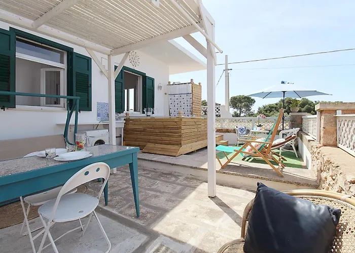 Suite Maria con Vasca Idro e vista mare by Apulia Home