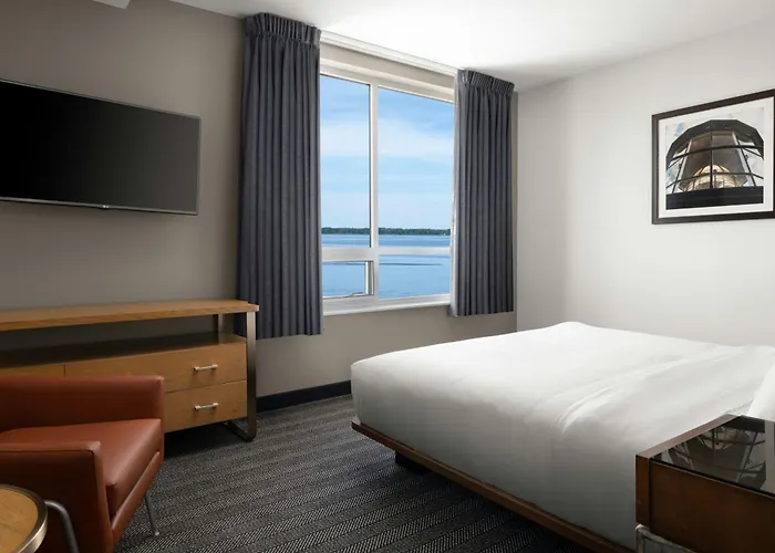 Courtyard By Marriott Erie Bayfront