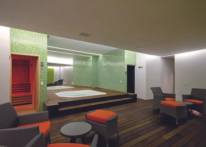 Plaza Suites