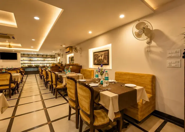 Airport La Sapphire Hotel & Restaurant