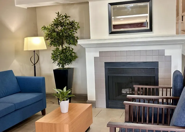 Cheap hotels Travelodge Suites By Wyndham Regina - Eastgate Bay
