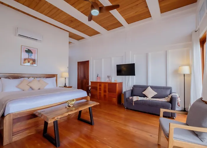 Aruna Resort & Villas