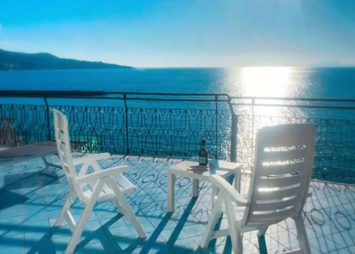Seaside Dream View-Private Beachfront Terrace