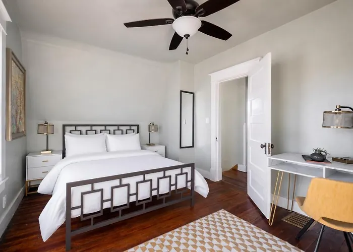 Robin'S Egg, Private Downtown, Pet-Friendly Gem
