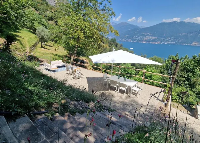 Chalet Como Lake - Nature Retreat, Foot Access Only