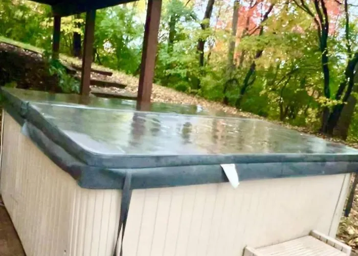 Hot Tub Oasis Private Basement Suite