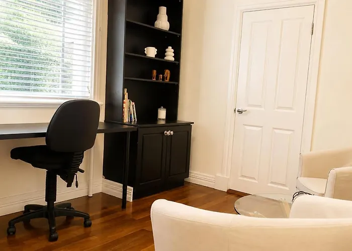 Light-Filled Modern Home 3Br Pet-Friendly 5Km-Cbd
