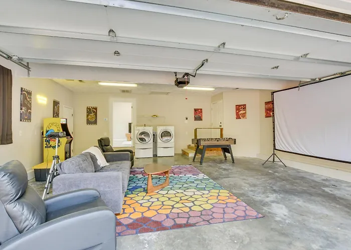Golf, Ride & More! Home In Dtwn Southern Pines