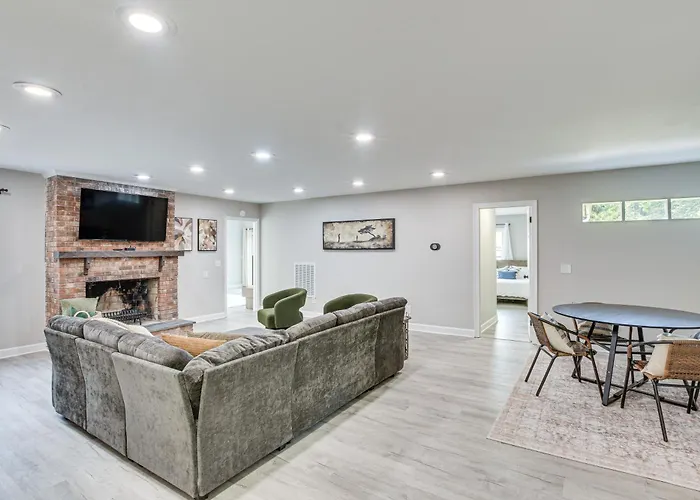 Golf, Ride & More! Home In Dtwn Southern Pines