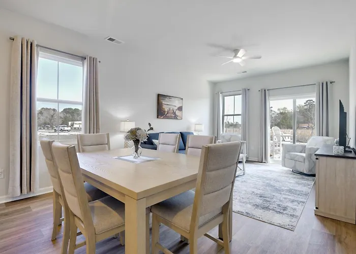 2 Mi To Ocean Isle Beach! Coastal Getaway W/ Patio