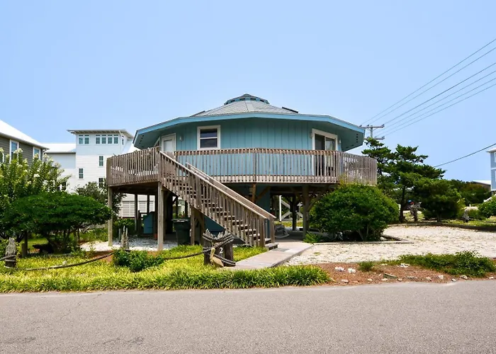 Charming 2-Bedroom Home In Topsail Beach, Perfect For Family Getaways!