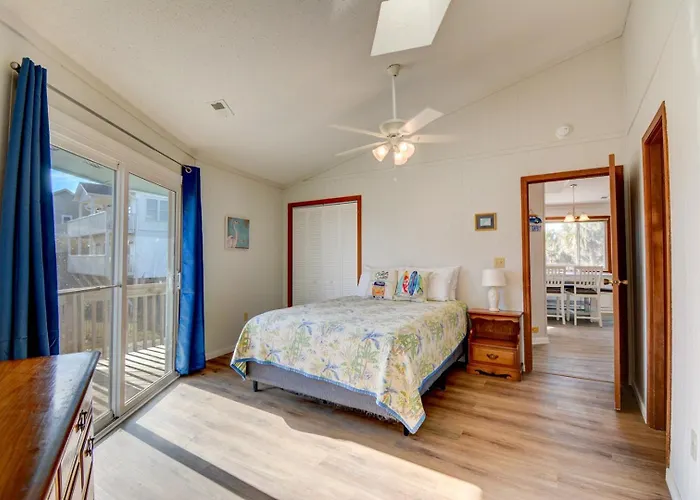 Charming 2-Bedroom Home In Topsail Beach, Perfect For Family Getaways!