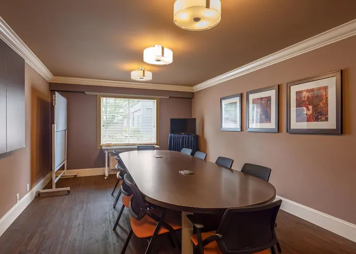 Ramada By Wyndham /Langley