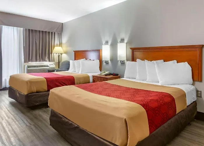 Econo Lodge & Suites Southern Pines - Pinehurst