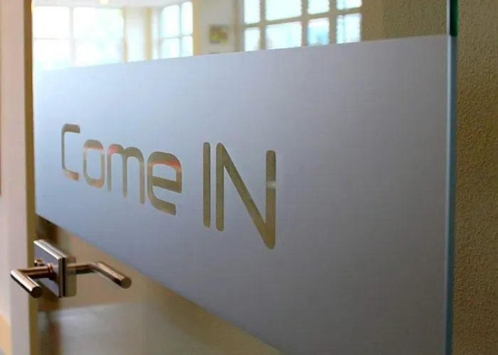 Come In Hotel