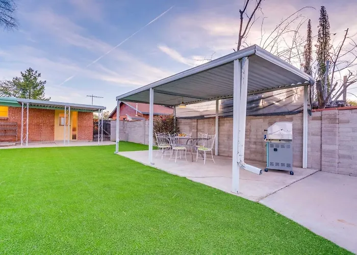 Retro Mid-Century Tucson Home With Vintage Style