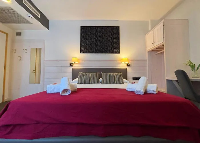 Damodoro Hotel
