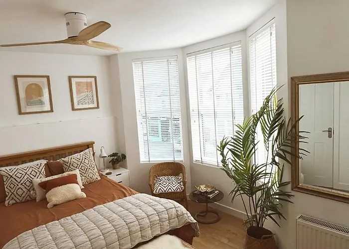 17Edgcumbe
