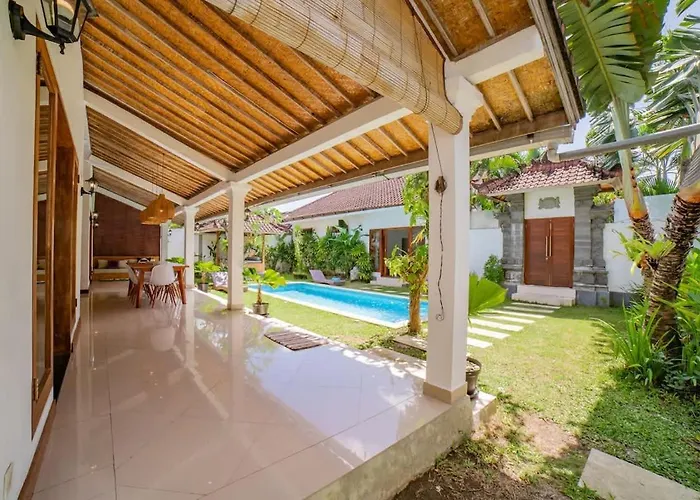 4BR villa w- private pool&garden view
