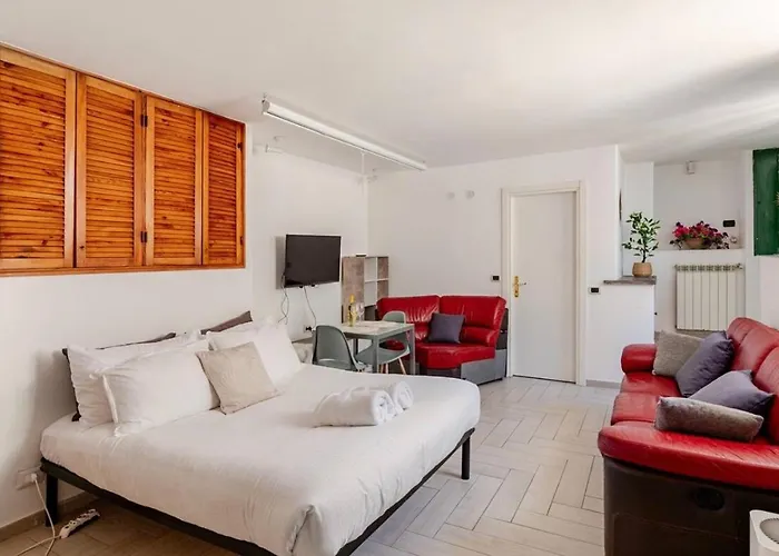 Cozy Roman Retreat