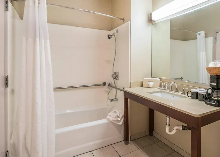Cheap hotels Comfort Inn & Suites Seattle North