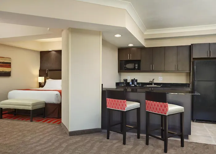Holiday Inn Express & Suites Downtown - 5Th Avenue By Ihg