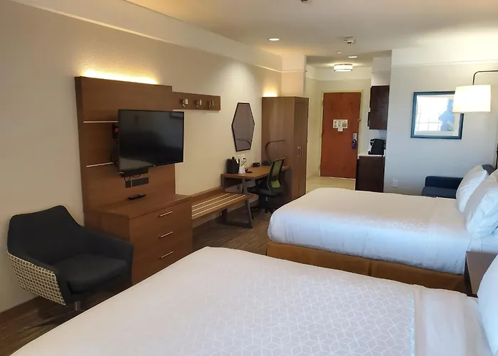 Romantic hotels Holiday Inn Express & Suites Galveston West-Seawall