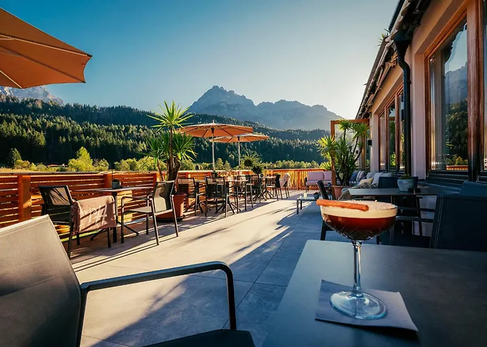 Helmhotel