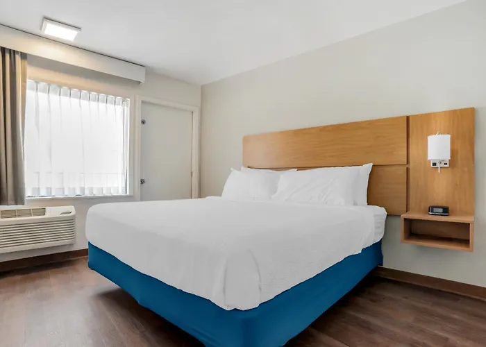 Chateau Beachfront Hotel, A By The Sea Resort